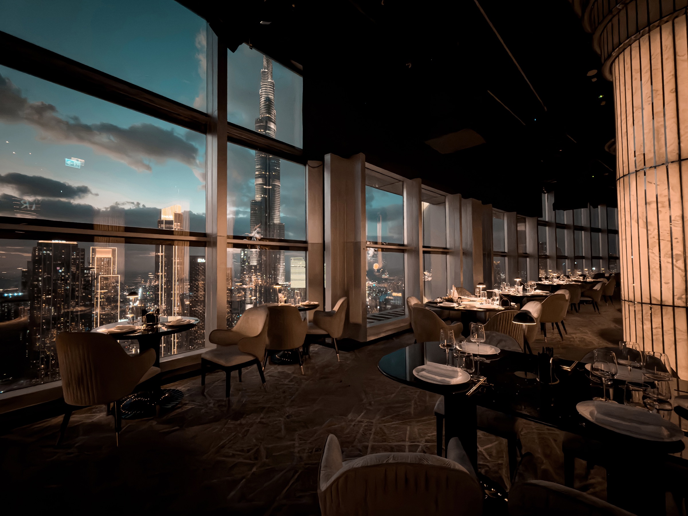 BIRDS Restaurant overlooking Downtown Dubai