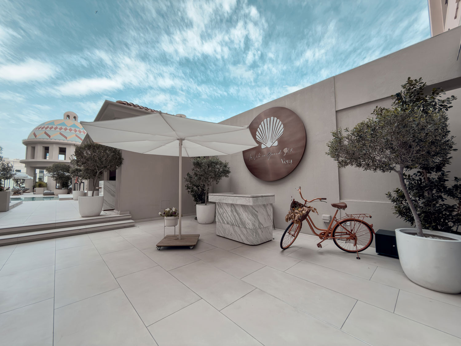 Vera Versilia branded entry wall.