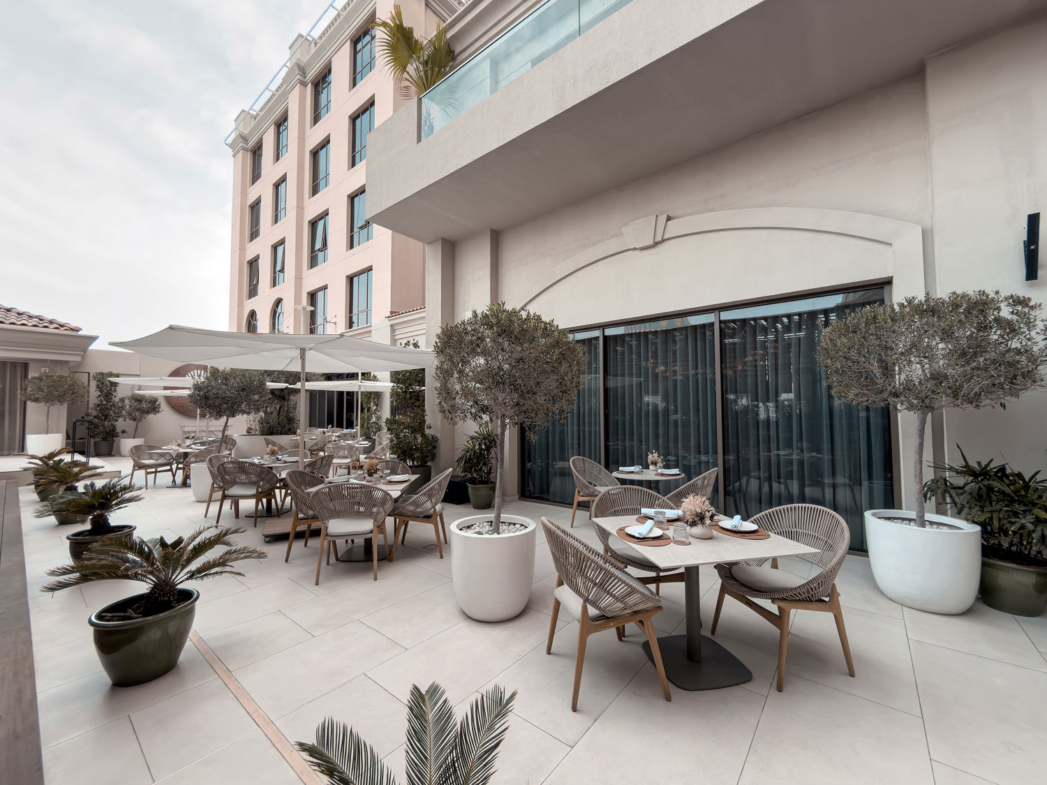 Outdoor terrace dining area at Vera Versilia.