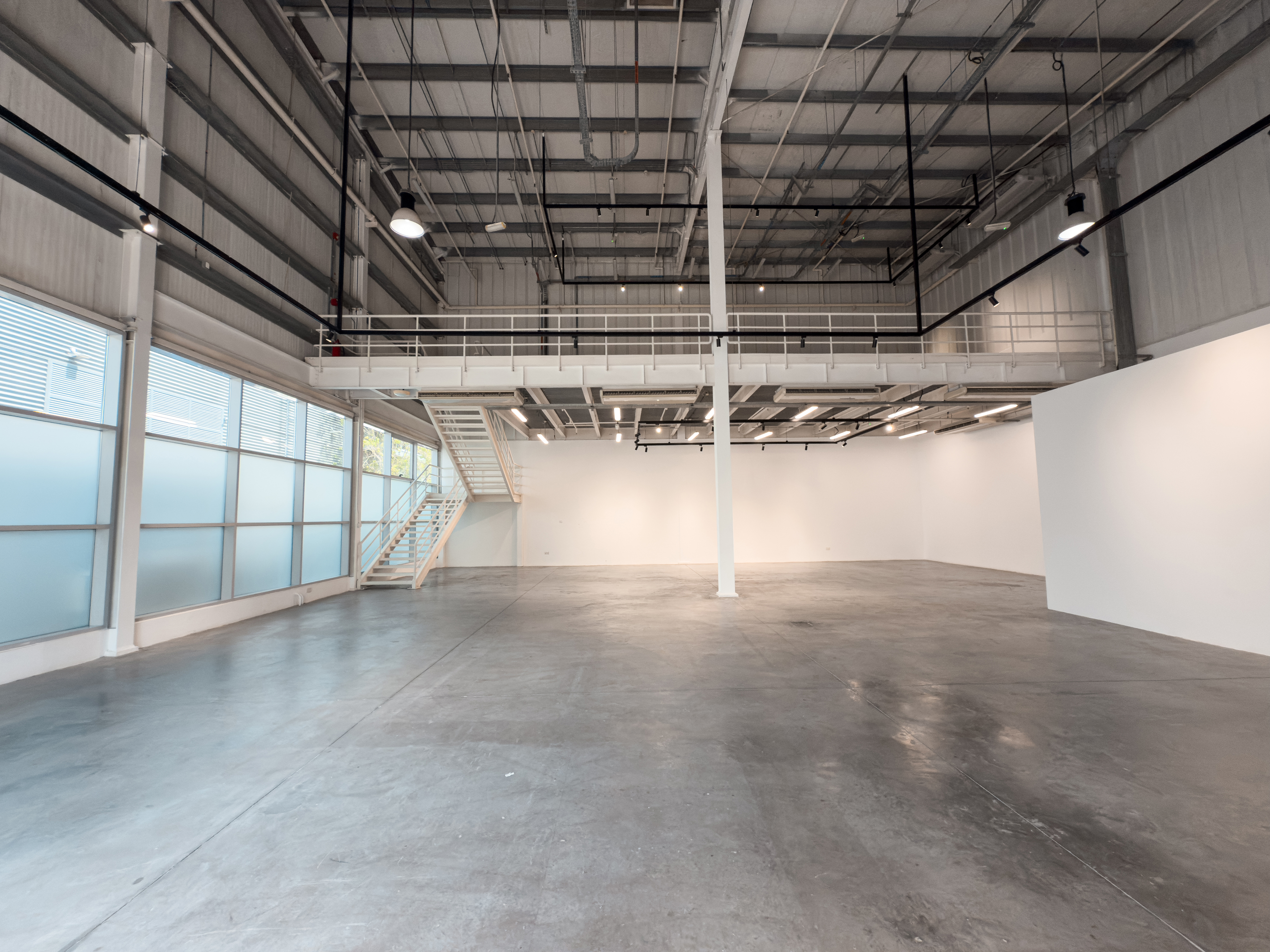White-box event hall